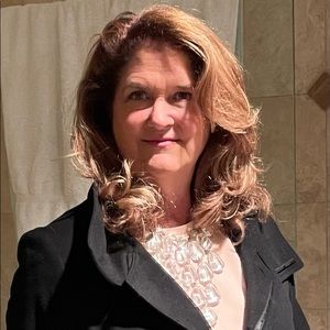 Meet your Posher, Debra